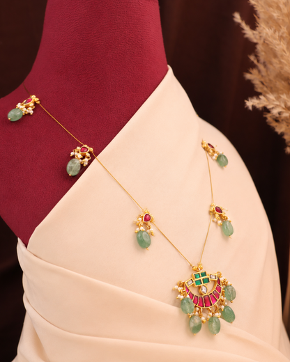 Emerald Beads Tar Necklace