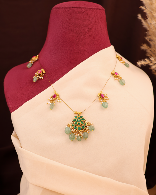 Jadau Emerald Tar Necklace