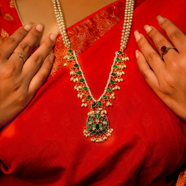 Emerald Jadau Kundan Necklace