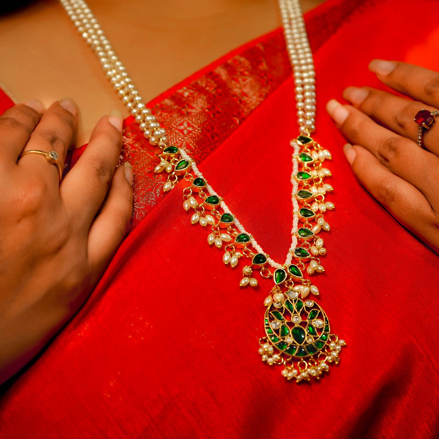 Emerald Jadau Kundan Necklace