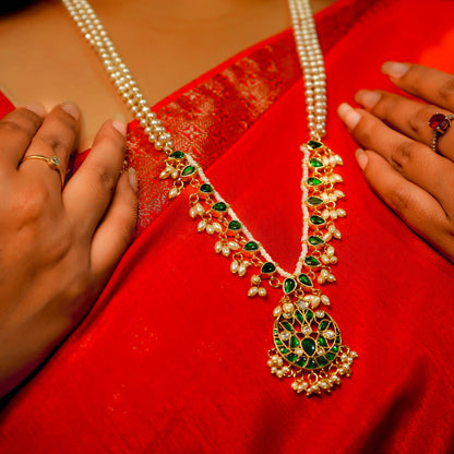 Emerald Jadau Kundan Necklace